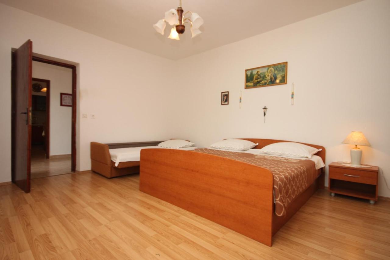 Apartments By The Sea Kustici, Pag - 6355 Exteriör bild