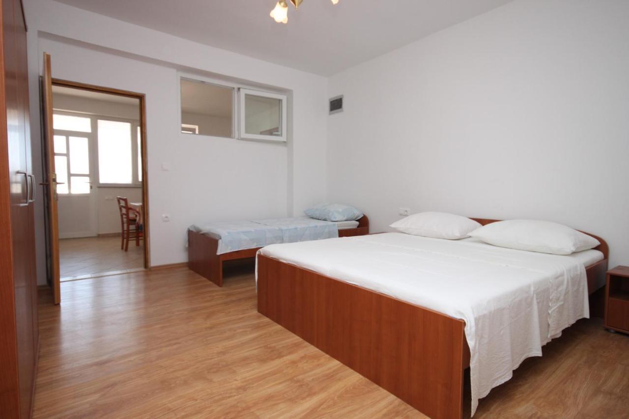 Apartments By The Sea Kustici, Pag - 6355 Exteriör bild